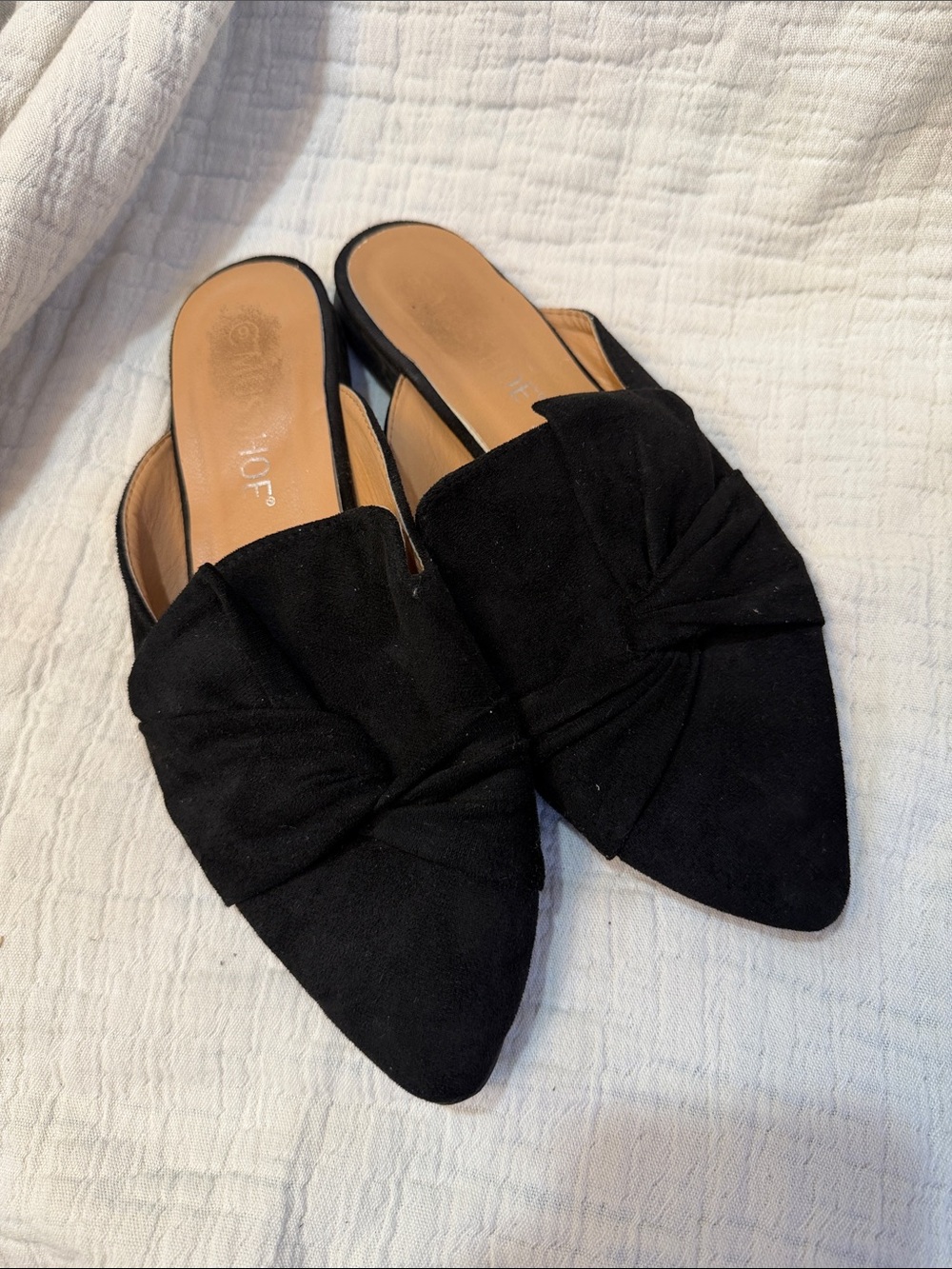 Black Knot Pointed Suede Mules - Women